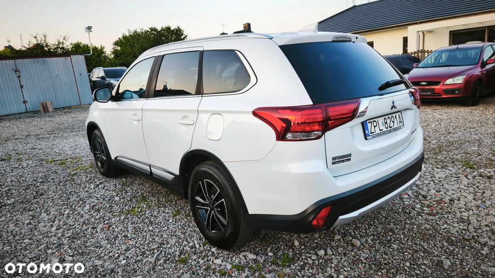 Mitsubishi Outlander - 11