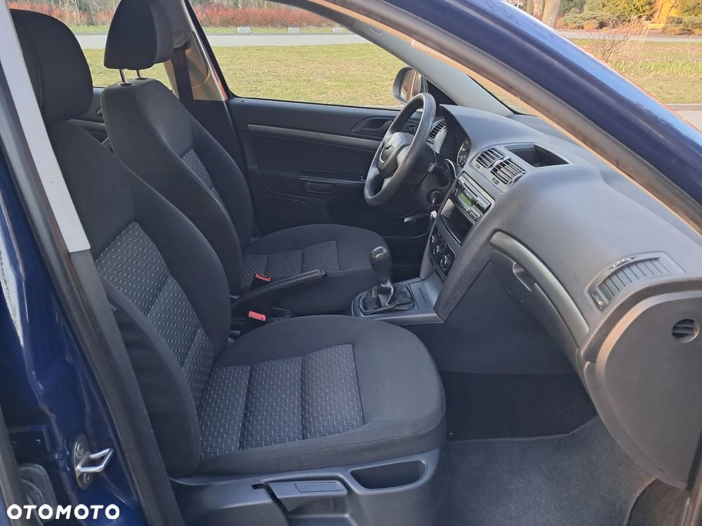 Skoda Octavia 1.6 Combi Advance - 11