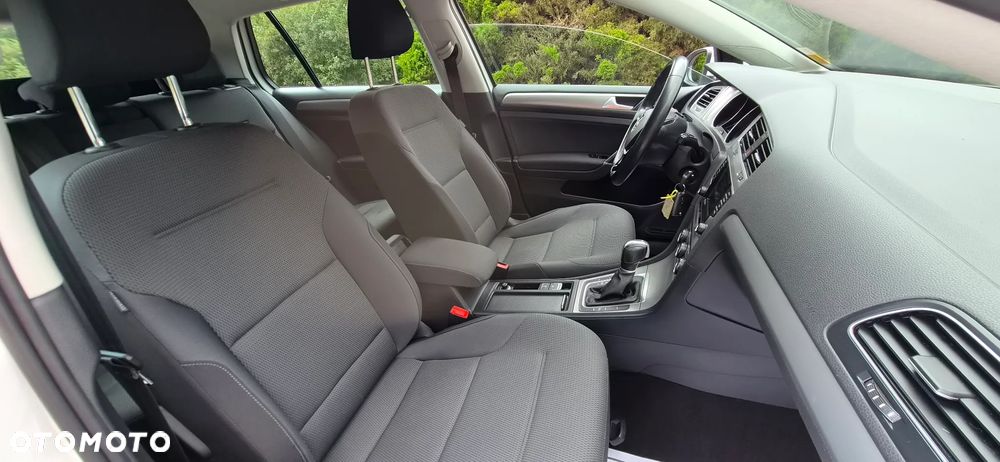 Volkswagen Golf 1.6 TDI Trendline DSG - 27