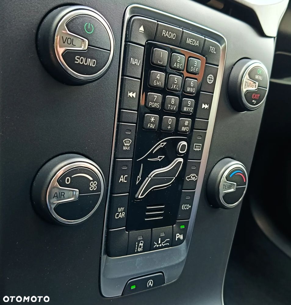 Volvo V40 D2 Geartronic RDesign - 32