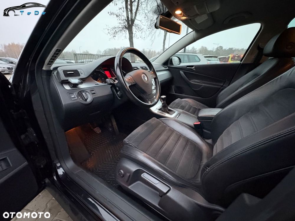 Volkswagen Passat Variant 2.0 TDI 4Mot Highline - 19