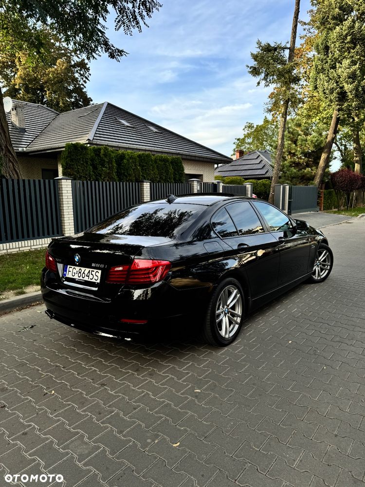 BMW Seria 5 528i xDrive - 2
