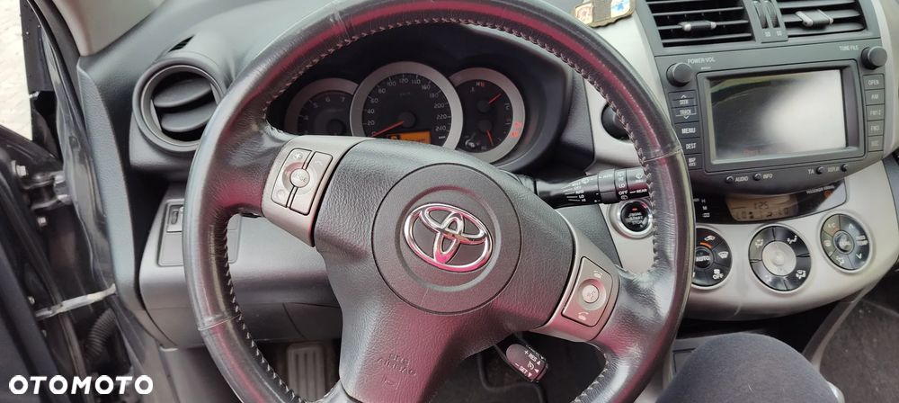 Toyota RAV4 2.2 D-4D Sol 180 - 12