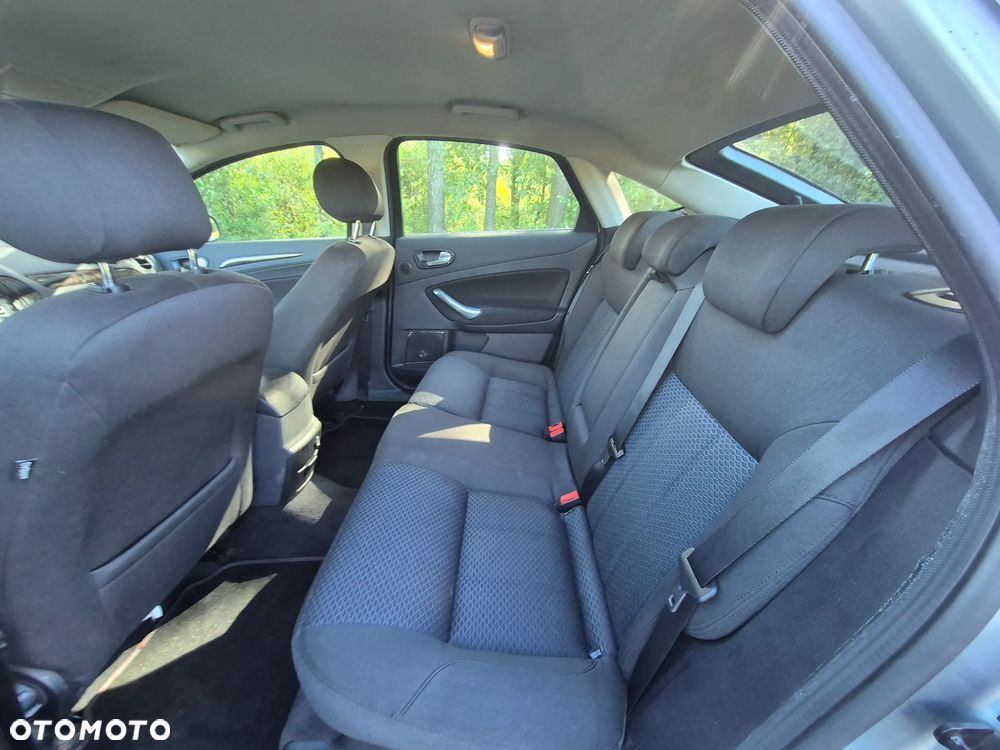 Ford Mondeo 2.0 Ghia X100 / X - 26