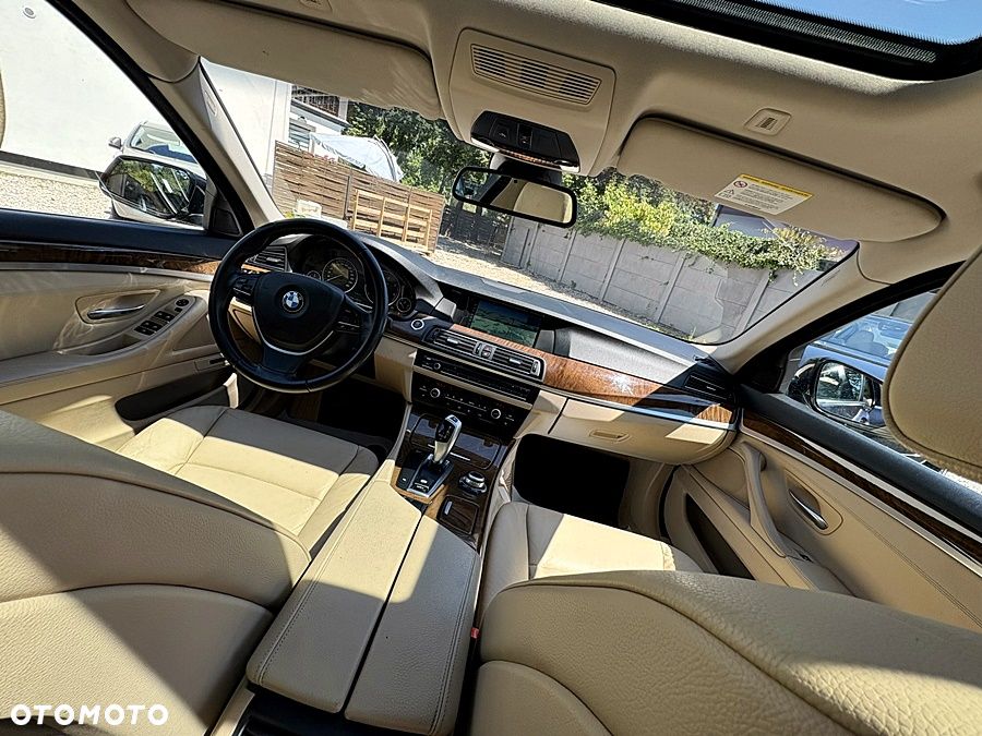 BMW Seria 5 520d - 25