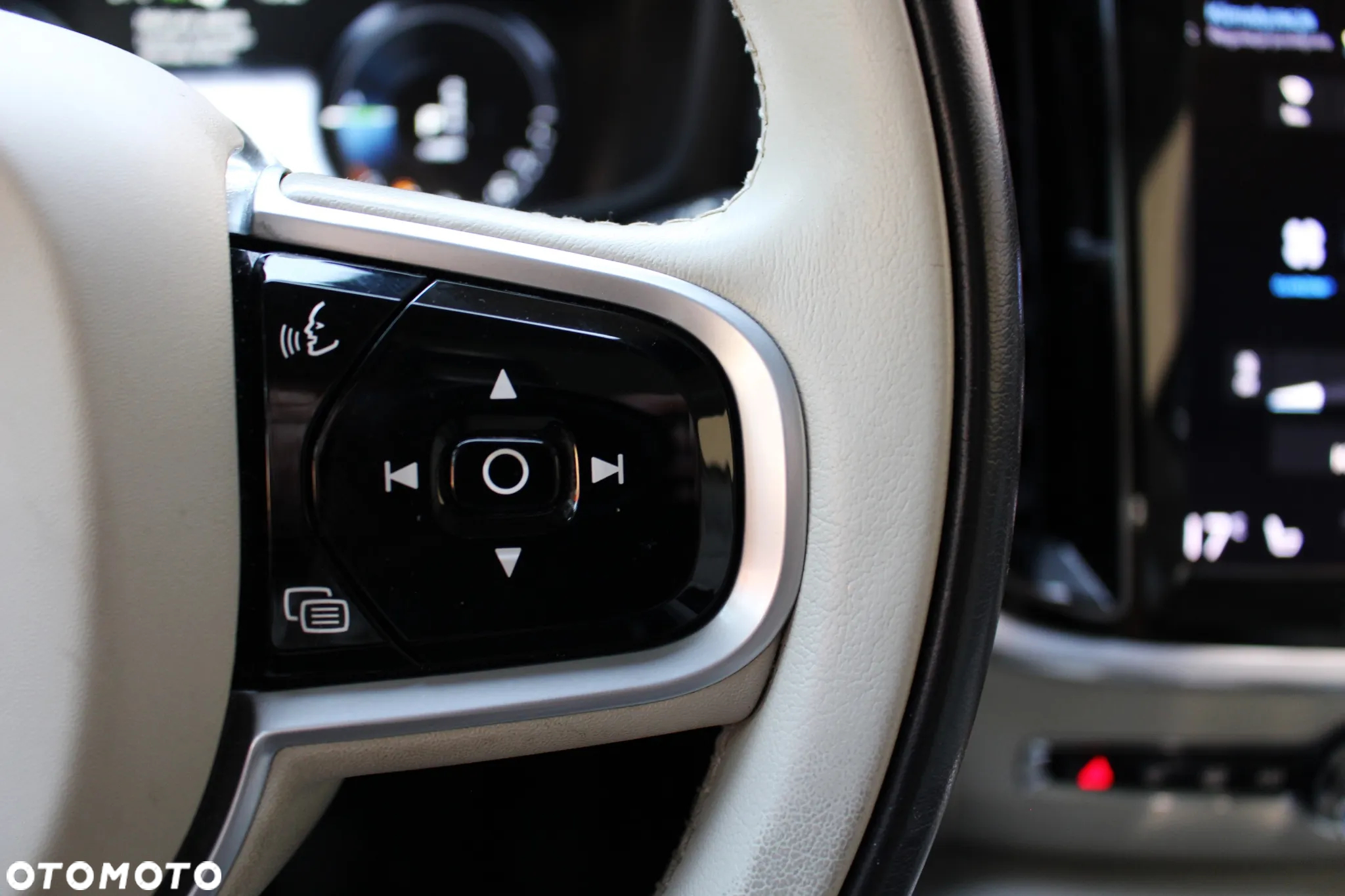 Volvo V60 T8 AWD Twin Engine Geartronic Inscription - 38
