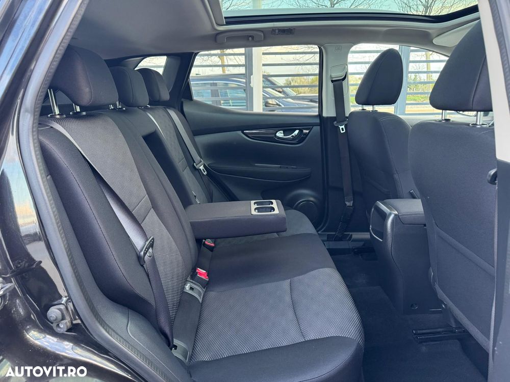 Nissan Qashqai 1.6 DCI Xtronic TEKNA - 19