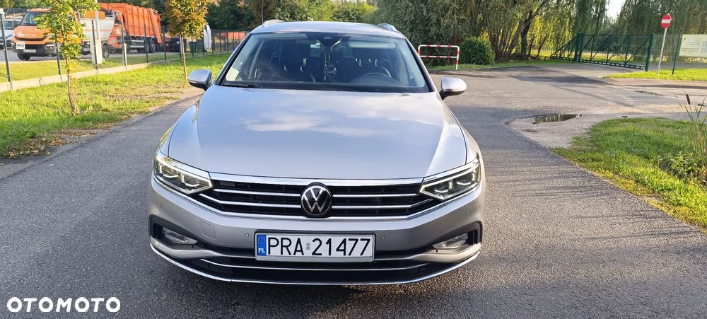 Volkswagen Passat Variant 2.0 TDI SCR DSG Elegance - 18