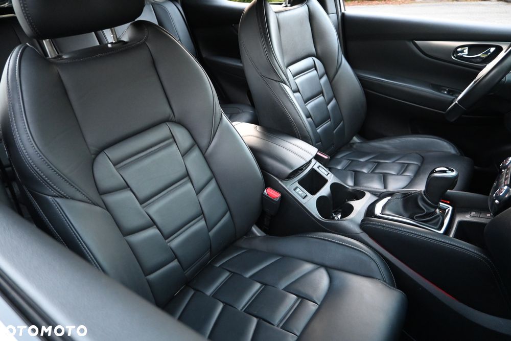 Nissan Qashqai 1.7 dCi 4x4 Tekna+ Xtronic - 27