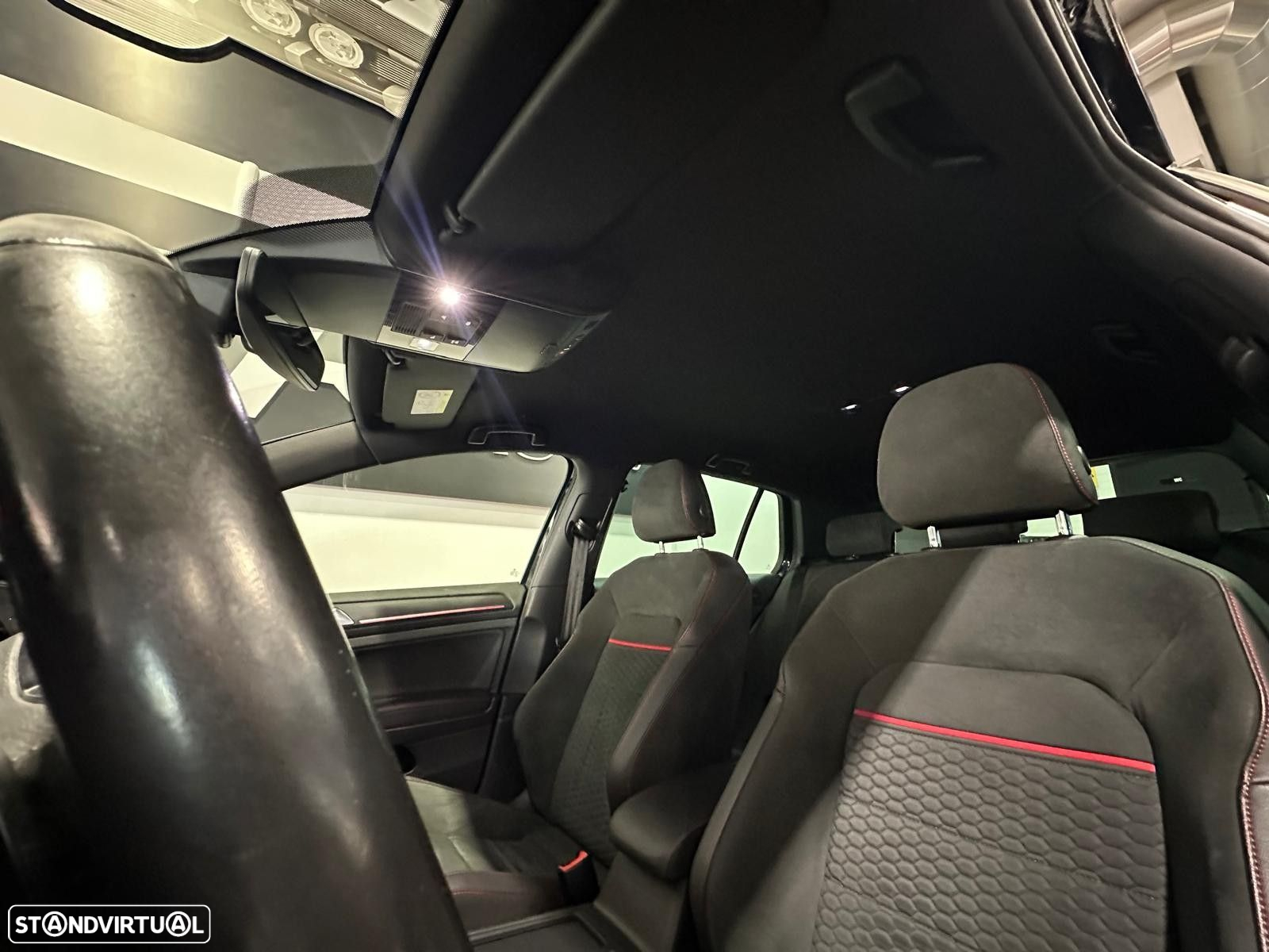 VW Golf 2.0 TSI GTI DSG - 41