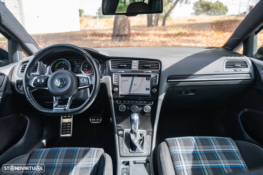 VW Golf 1.4 GTE Plug-In-Hybrid DSG - 13