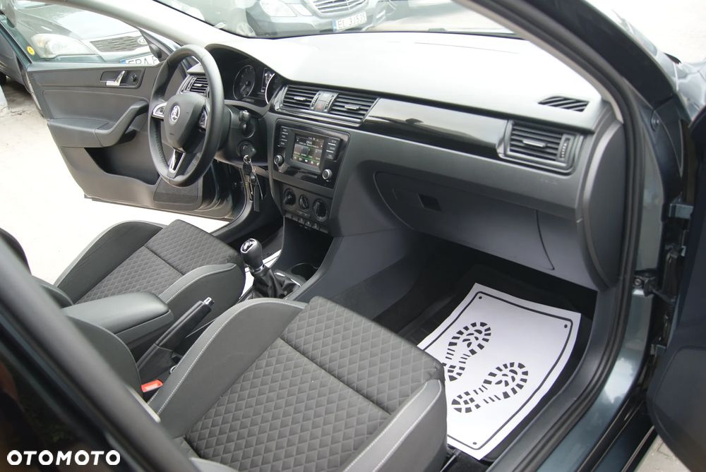 Skoda RAPID 1.2 TSI Style - 17