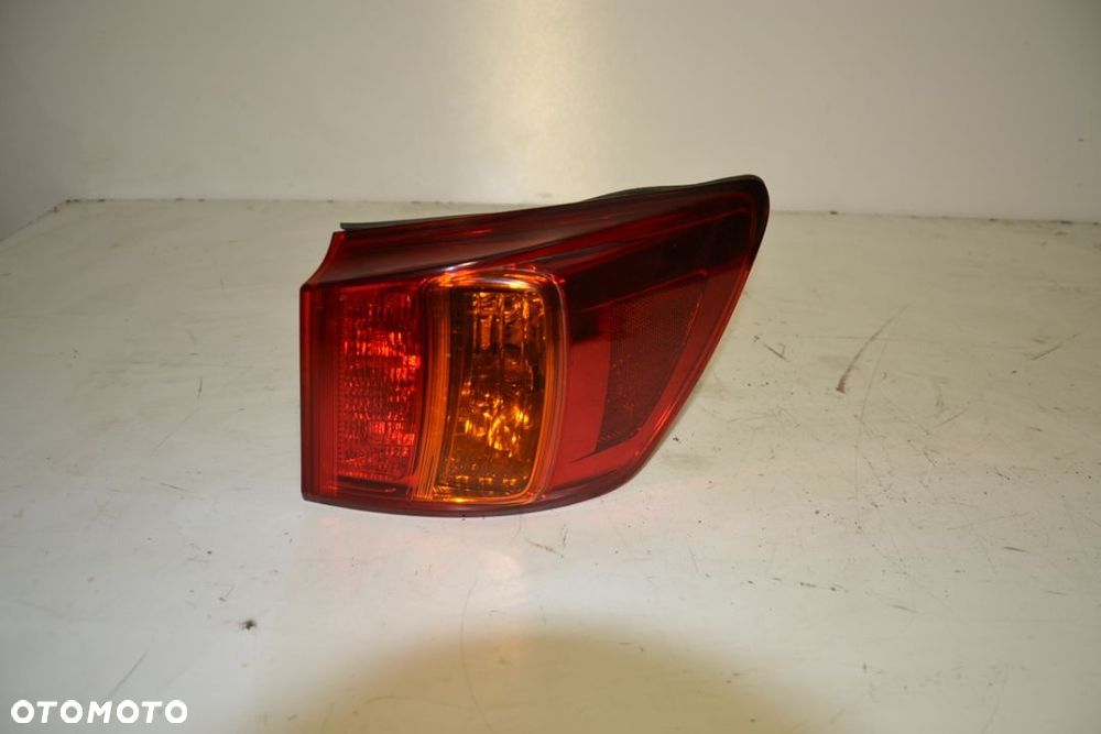 Lampa tył prawa polift lexus is220d is250 is350 - 1