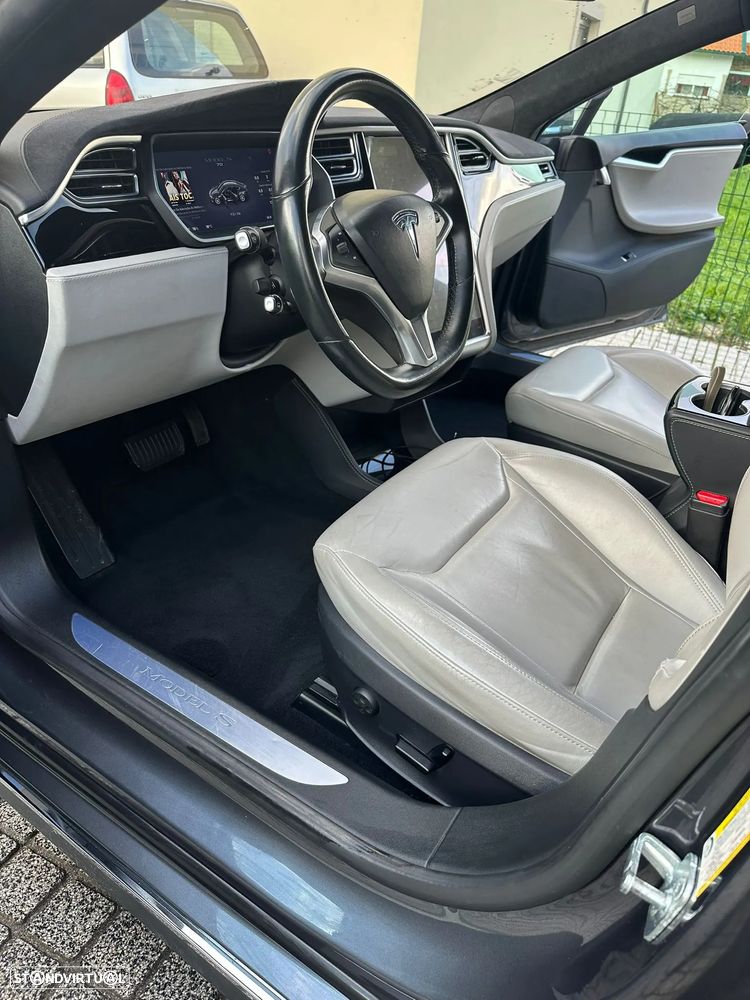 Tesla Model S Standard - 13