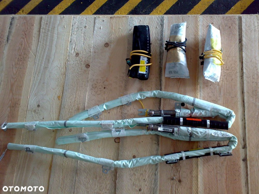 genesis g80 2021 - poduszka boczna w fotel kurtyna - 1