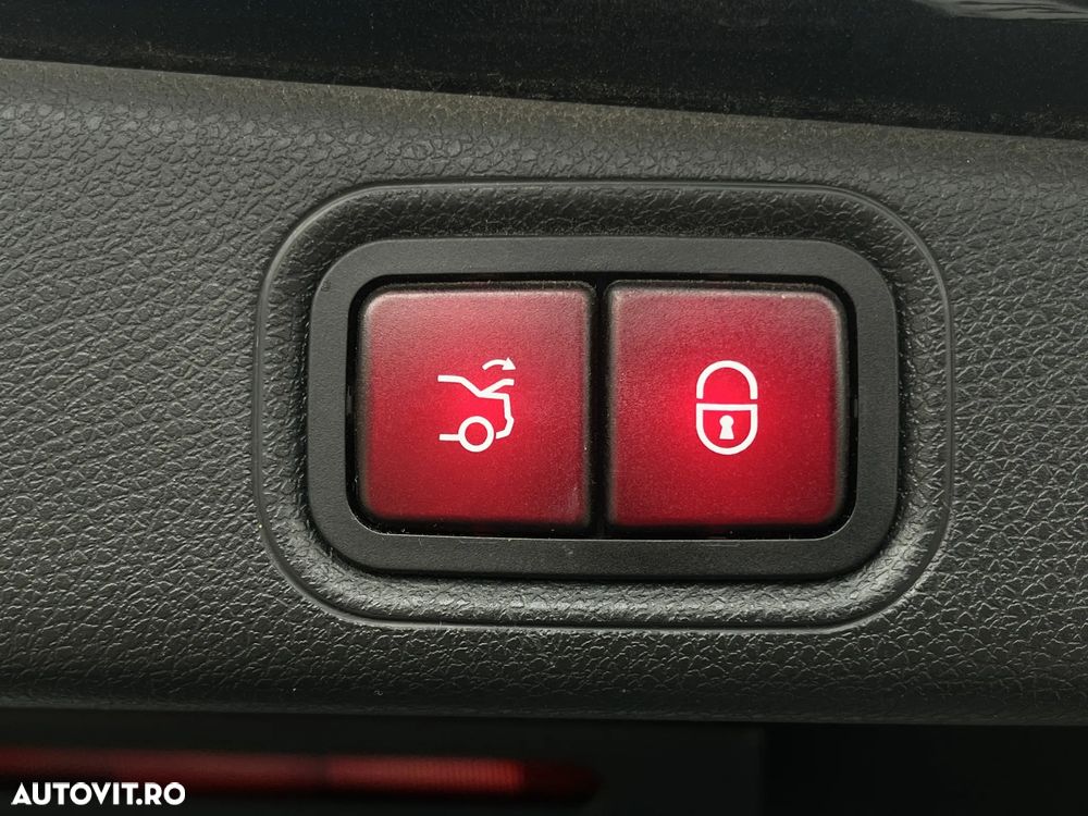 Mercedes-Benz E - 38