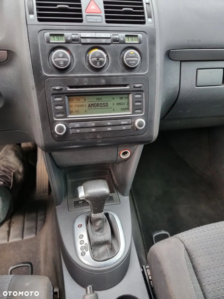 Volkswagen Touran - 15