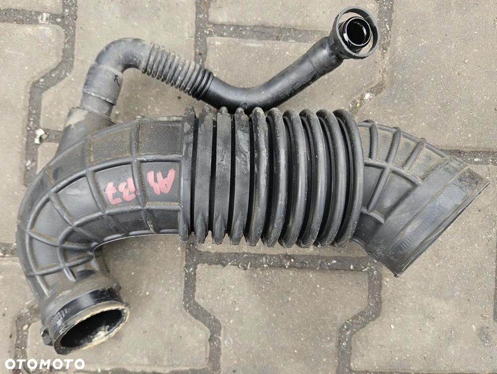 Audi A4 B7 2.0 TDI rura wąż powietrza turbosprężarki 8E0129615Q