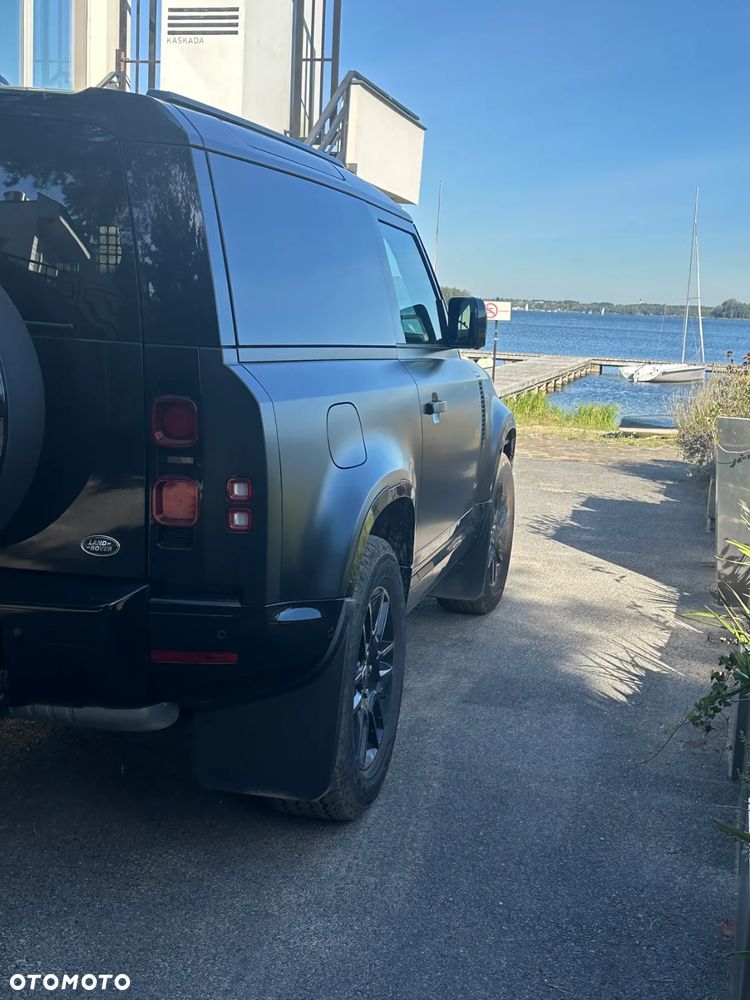 Land Rover Defender - 3