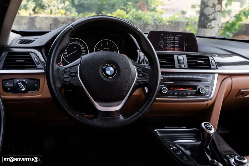 BMW 320 d xDrive Line Luxury - 8