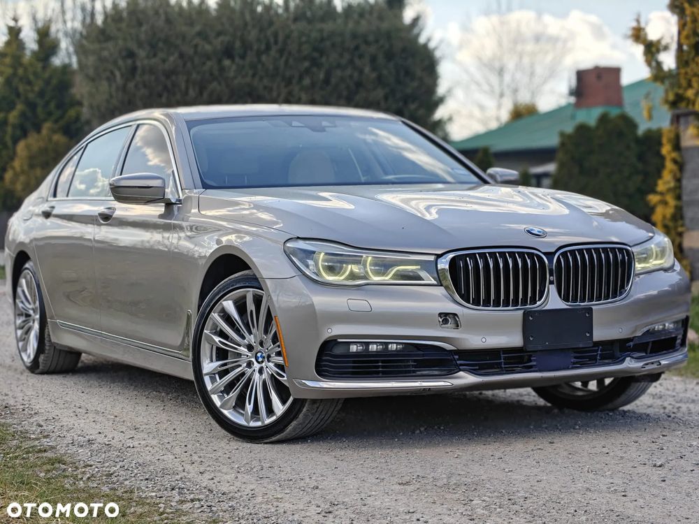 BMW Seria 7 750Li Edition Exclusive - 13