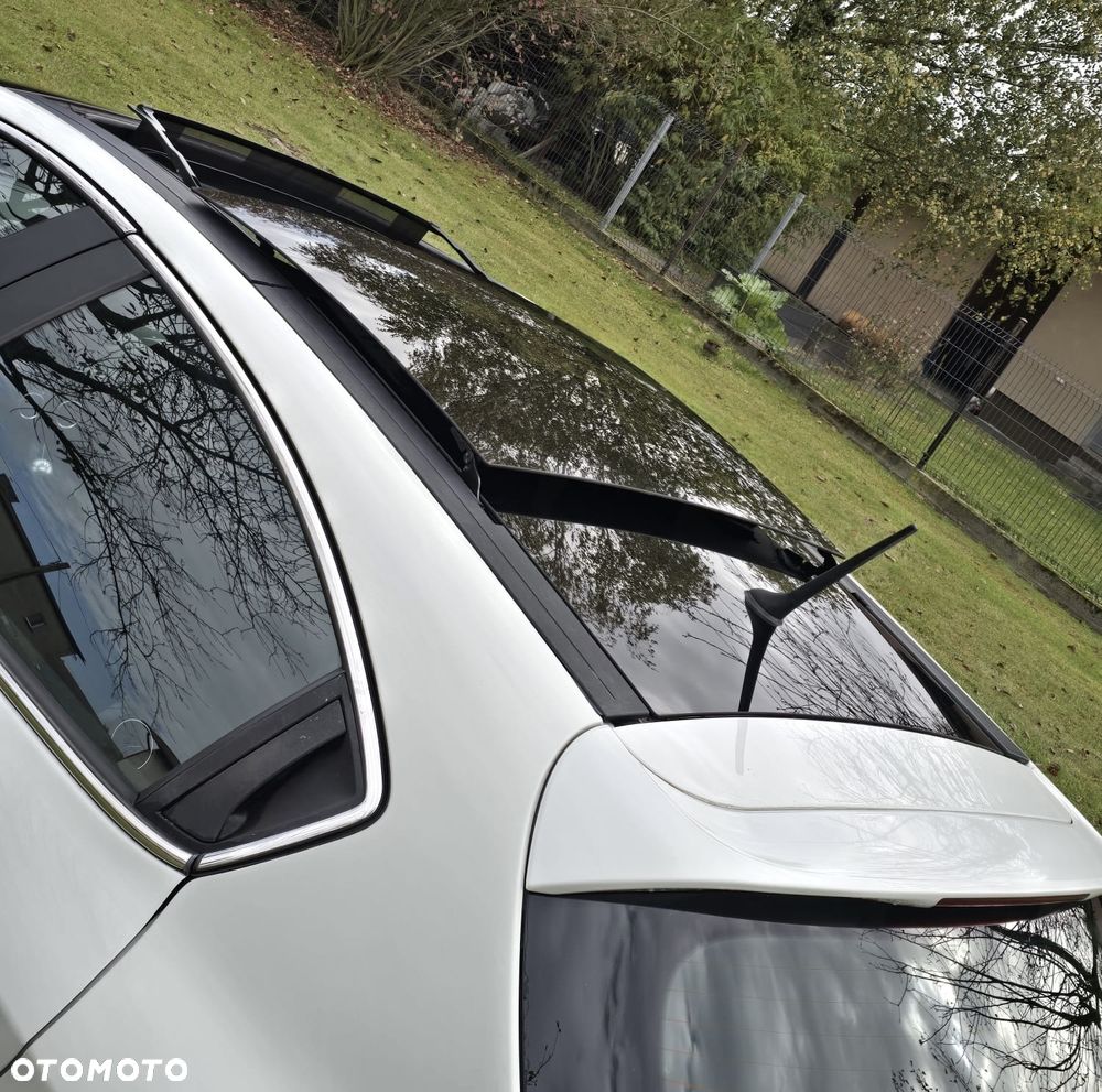 Alfa Romeo Giulietta 2011 photo 4