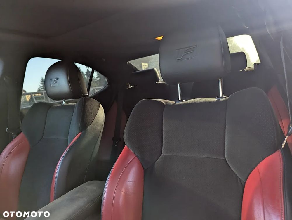 Lexus IS F Sport - 14