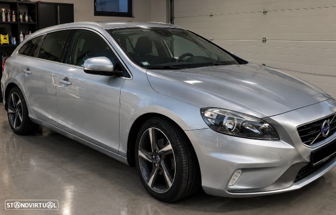 Volvo V40 D2 R Design - 3