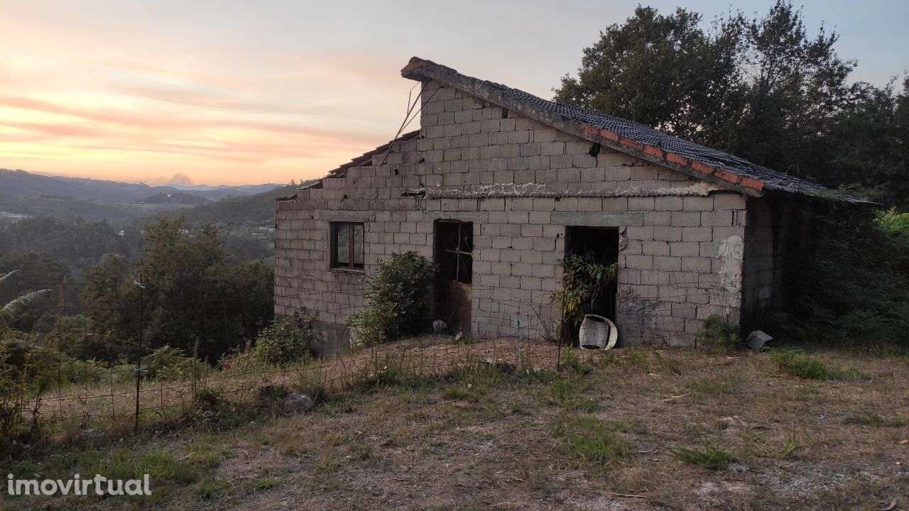 Moradia para restauro em Rossas - Vieira do Minho - Grande imagem: 5/23