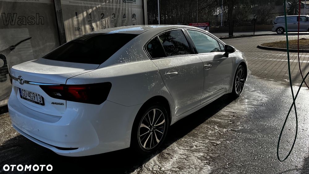Toyota Avensis 2.0 D-4D Premium - 3