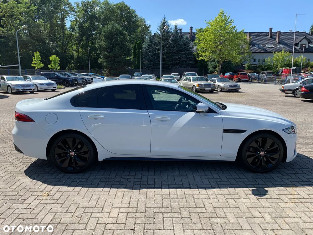 Jaguar XF 2.0 P250 R-Dynamic SE - 5