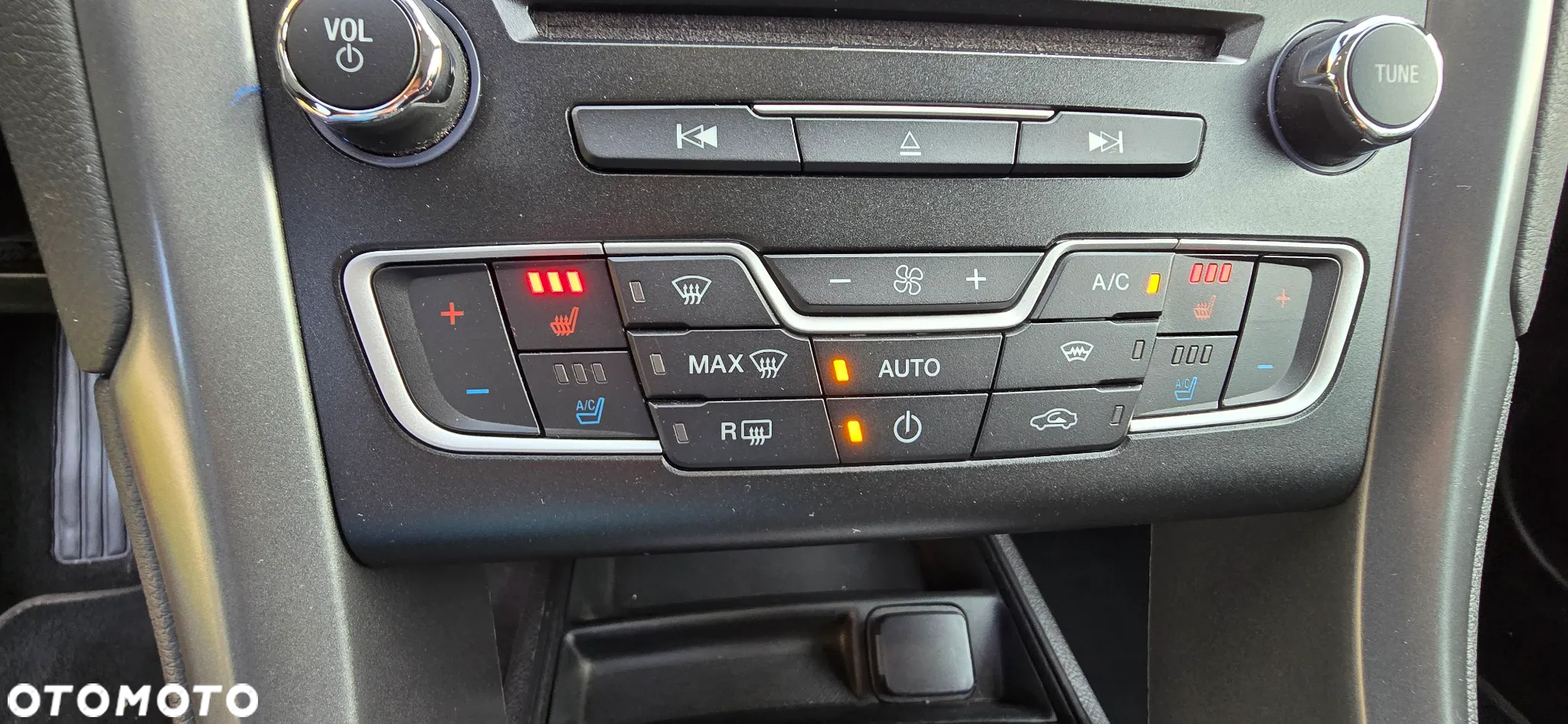 Ford Mondeo - 23
