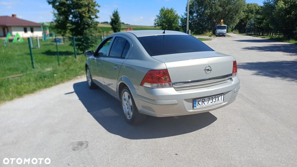 Opel Astra 1.6 Enjoy - 2