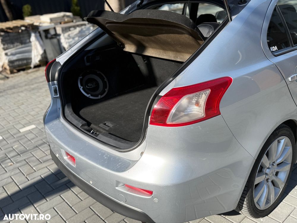 Mitsubishi Lancer 2.0 DI-D Intense - 19