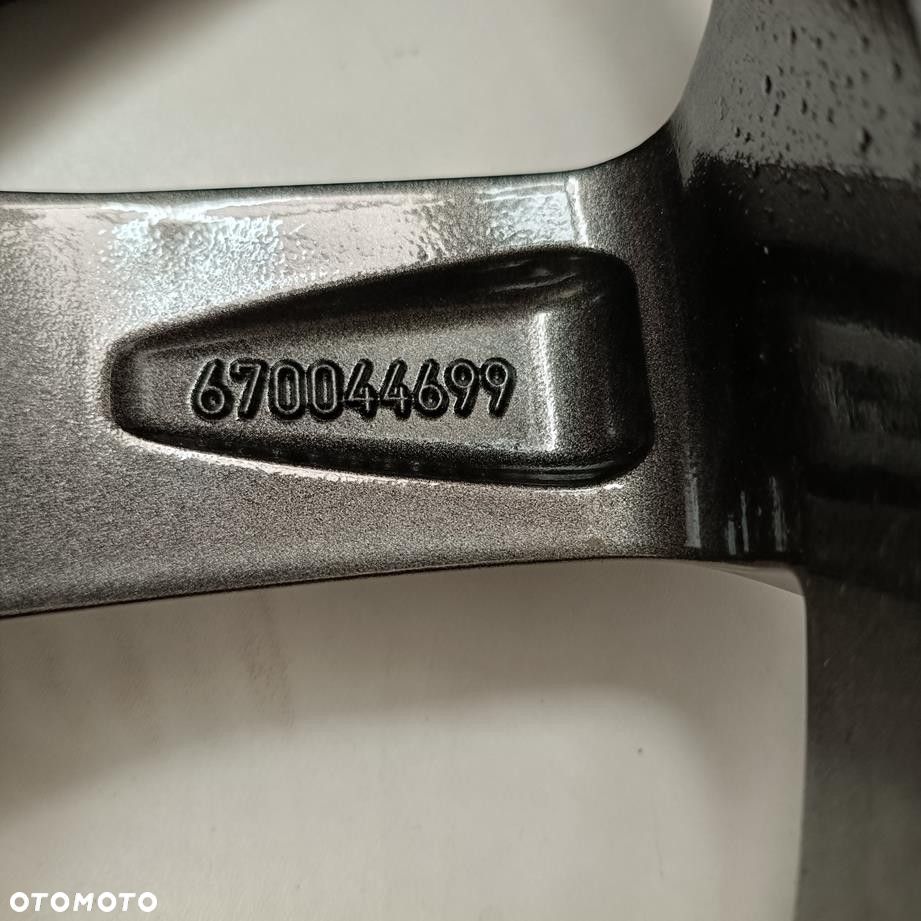 Alufelga 5x114,3 19 Maserati Levante 670044699 (F8443) - 6