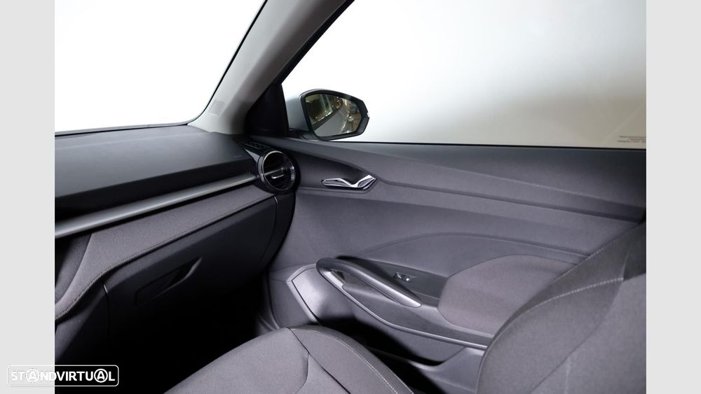 Skoda Fabia 1.0 TSI DSG — fotografia 16