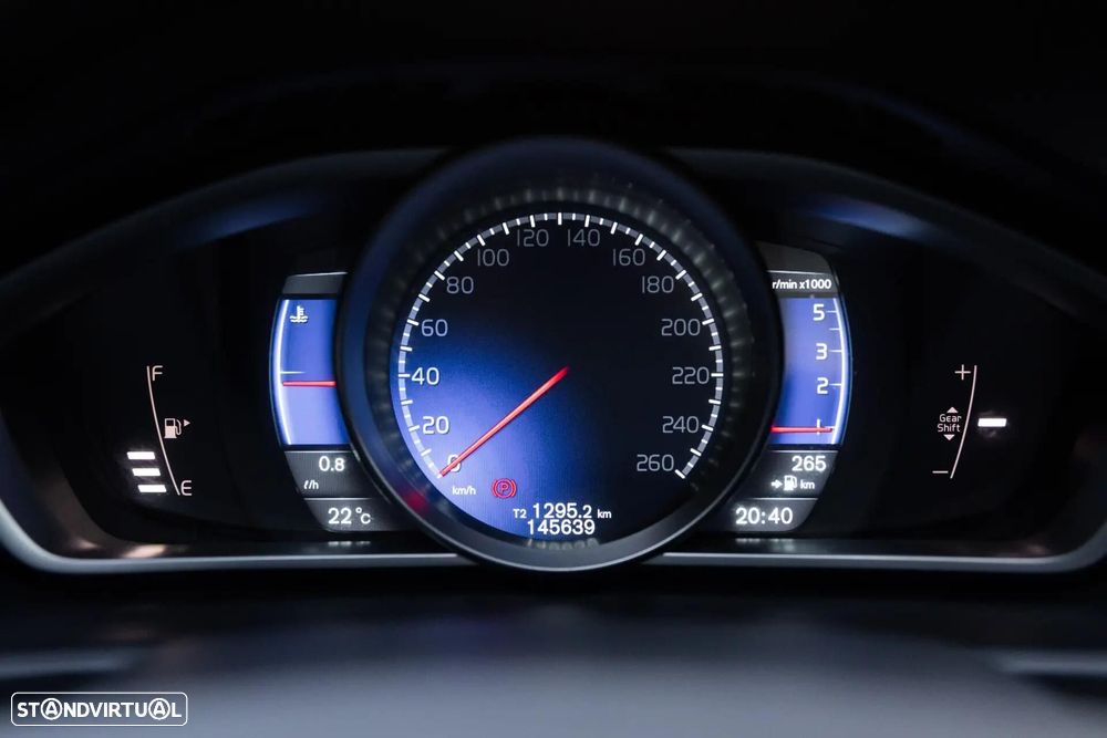 Volvo V40 1.6 D2 R-Design - 27