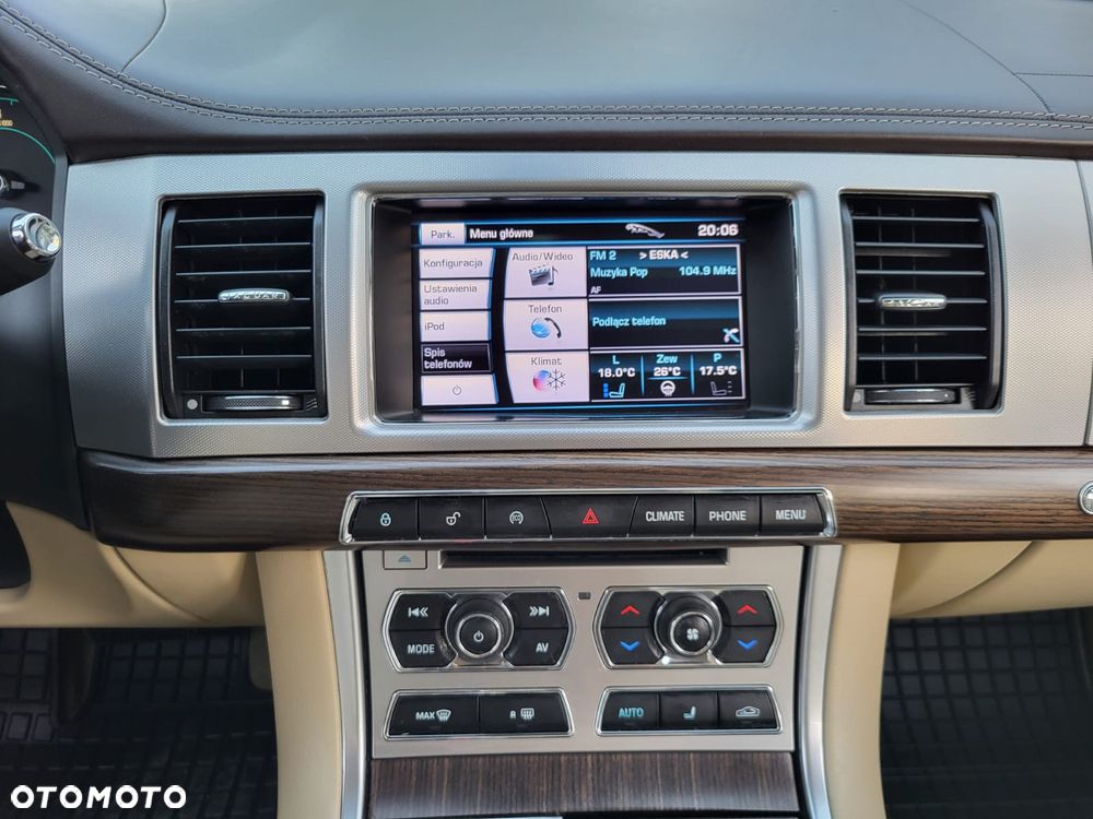 Jaguar XF 2.2 D Premium Luxury - 16