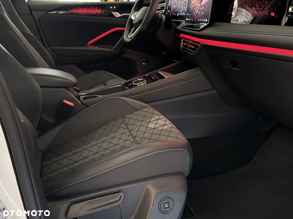 Volkswagen Tiguan 2.0 TDI SCR 4MOTION DSG R-Line - 23