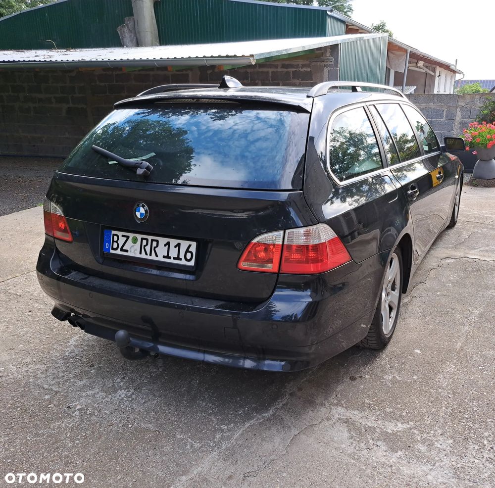 BMW Seria 5 525d Touring - 4