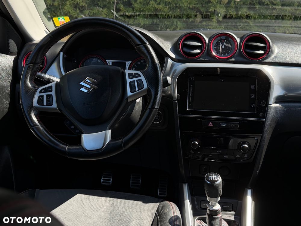Suzuki Vitara 1.4 Boosterjet Premium 4WD - 24