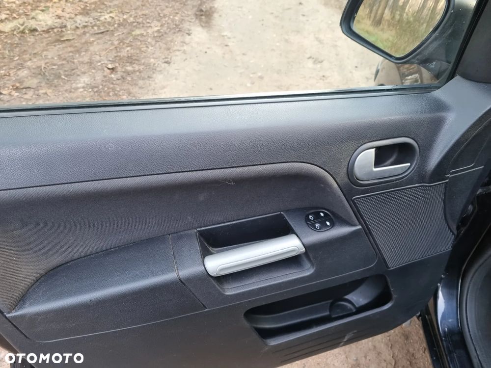 Ford Fusion 1.6 Elegance - 12