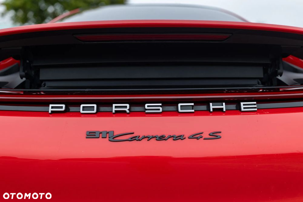 Porsche 911 Carrera 4S - 28