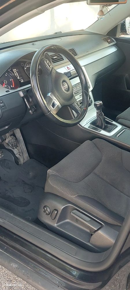 VW Passat 1.6 TDI BlueMotion - 9