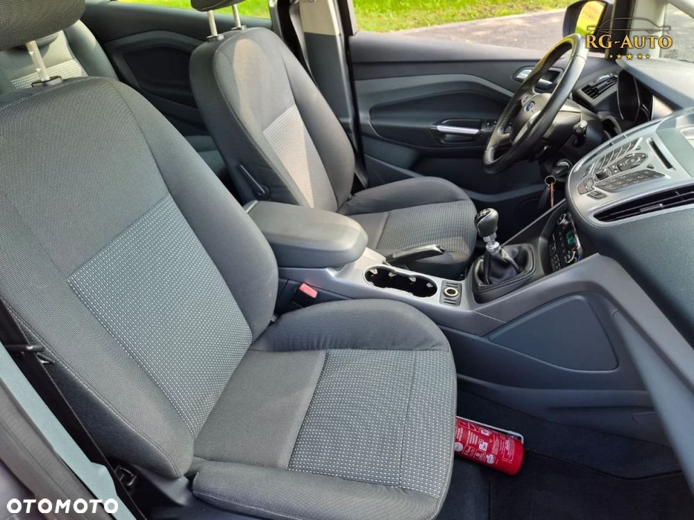 Ford Grand C-MAX - 37
