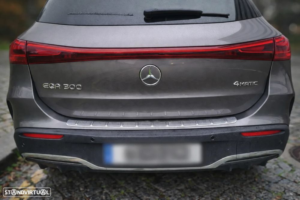 Mercedes-Benz EQA 300 4Matic AMG Line - 5