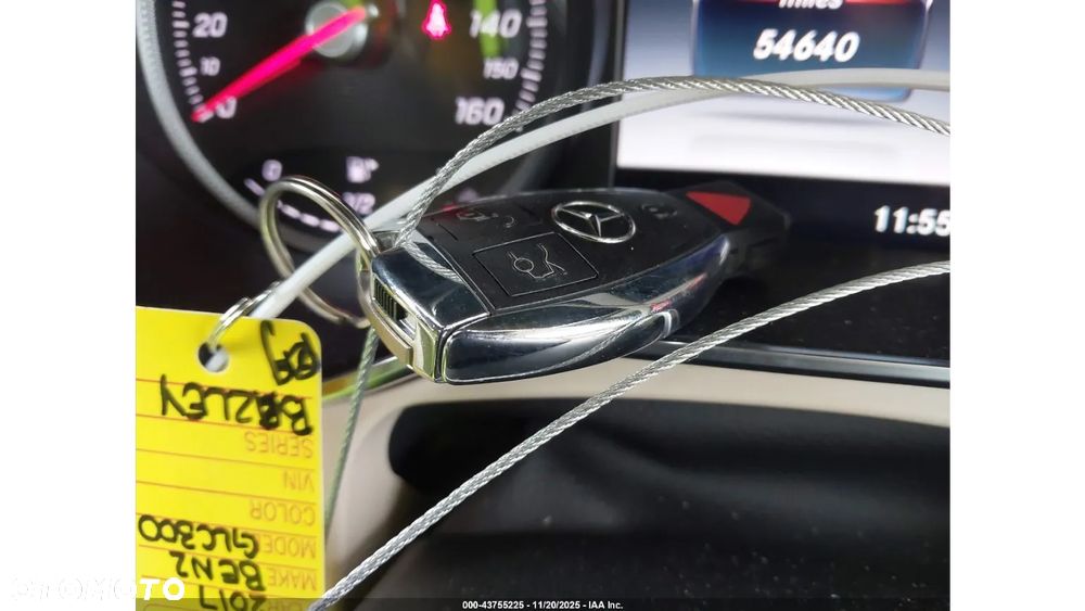 Mercedes-Benz GLC - 13