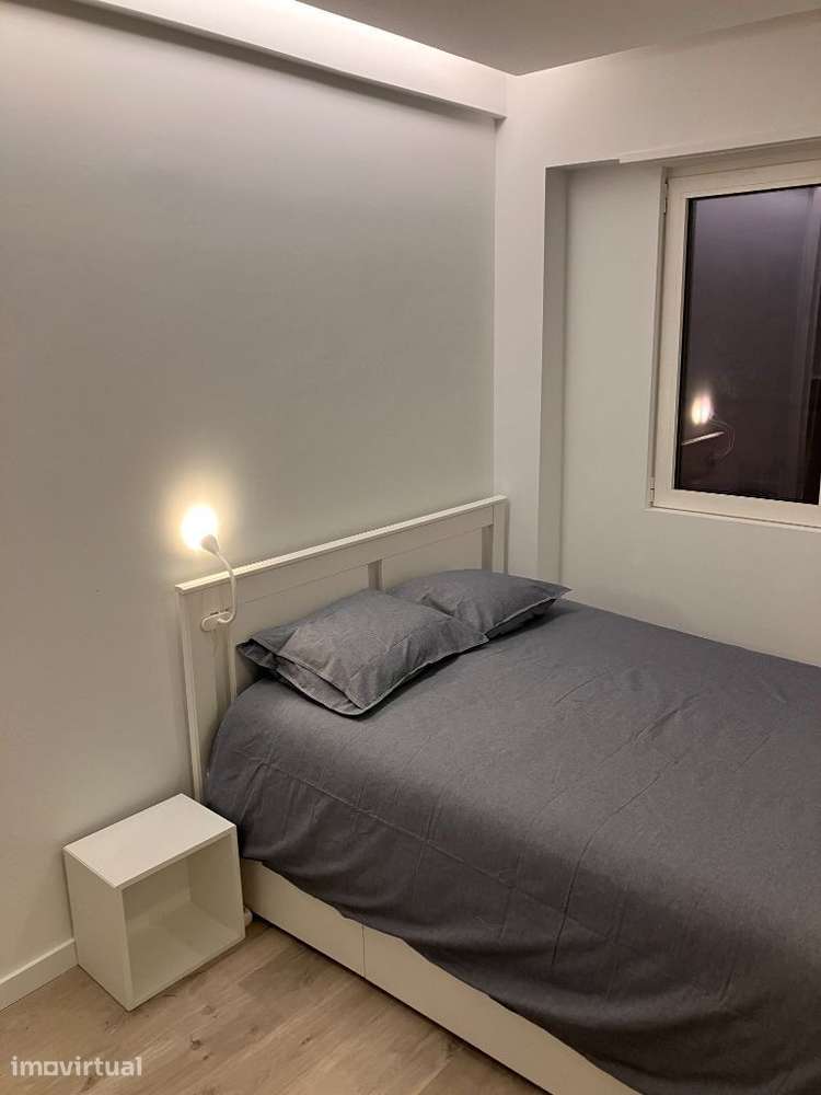 T1 luxuosamente renovado, totalmente equipado e mobilado pronto a usar - Grande imagem: 4/18