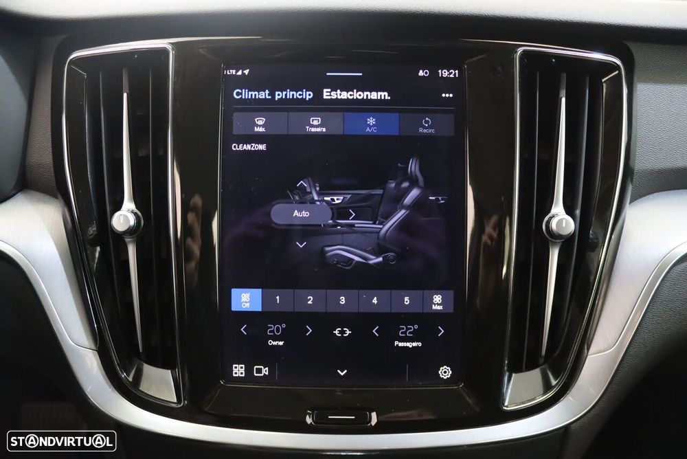 Volvo V60 2.0 T6 AWD TE Core - 23