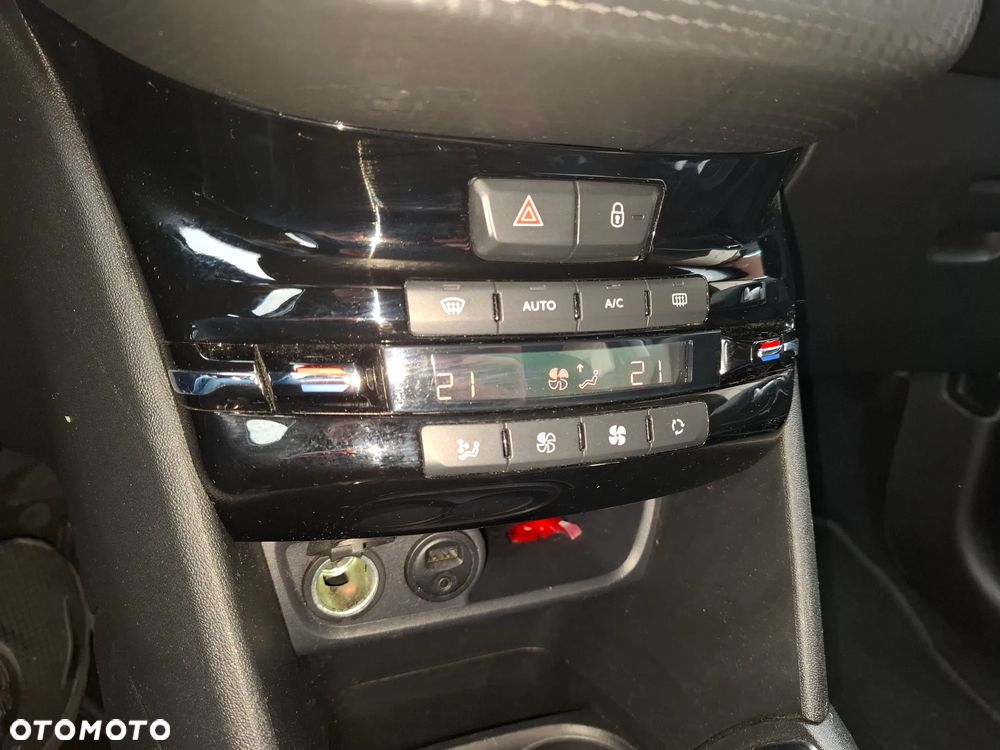 Peugeot 208 Blue-HDi 100 Stop&Start Allure - 29